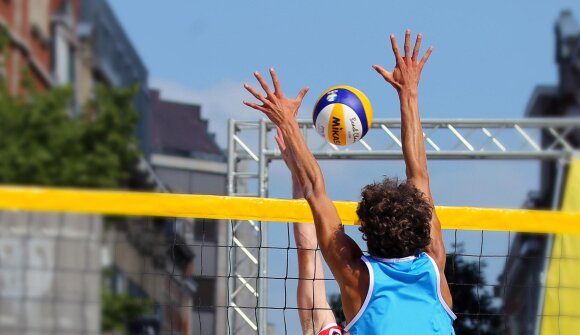 Green volley