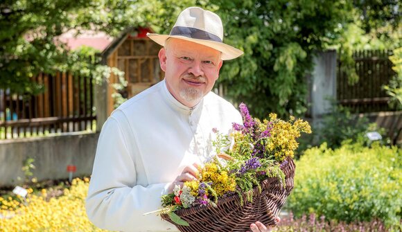 Herb walk with Benedikt Felsinger