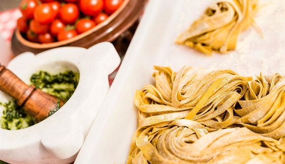 Tirolo tra pentole e fornelli 