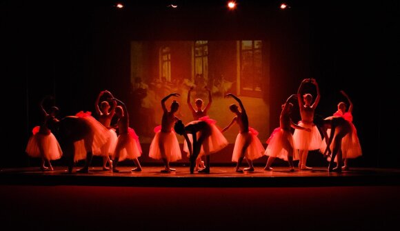 Ballet performance Arabesque
