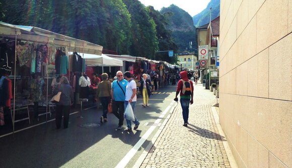 Wochenmarkt in Leifers