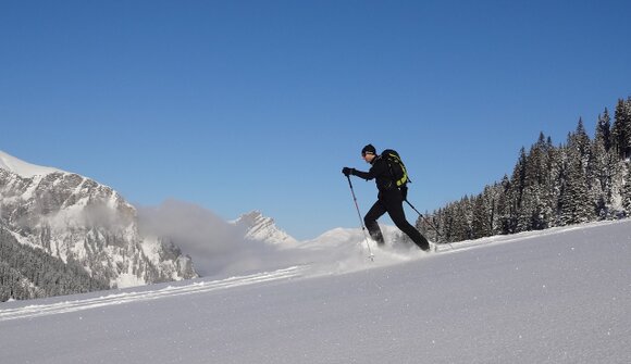 Idyllische Schneeschuhwanderung