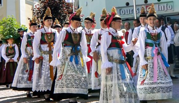 Demonstration - traditional costumes
