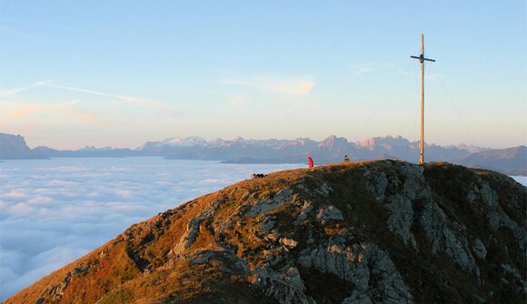 Hike to the mountains of Falzes