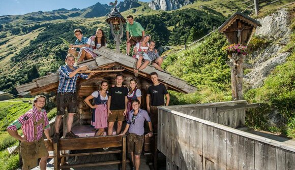 Knuttenalm hut: bread day