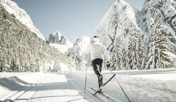 Cross-country skiing meets enjoyment