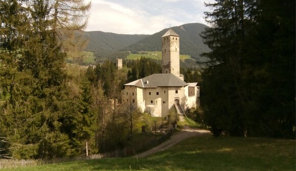 Da Dobbiaco al castello di Monguelfo