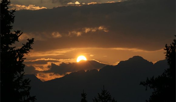 Sunrise on the Muta mountain