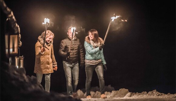 Torchlight hike with sweet delights