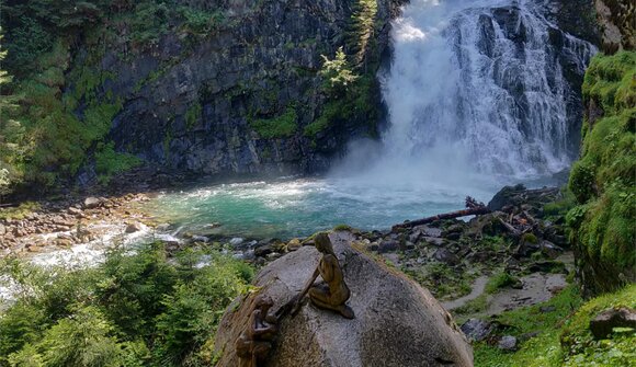 Escursione mistica lungo le cascate